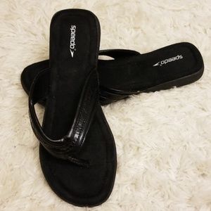 Speedo black flip flops size 9